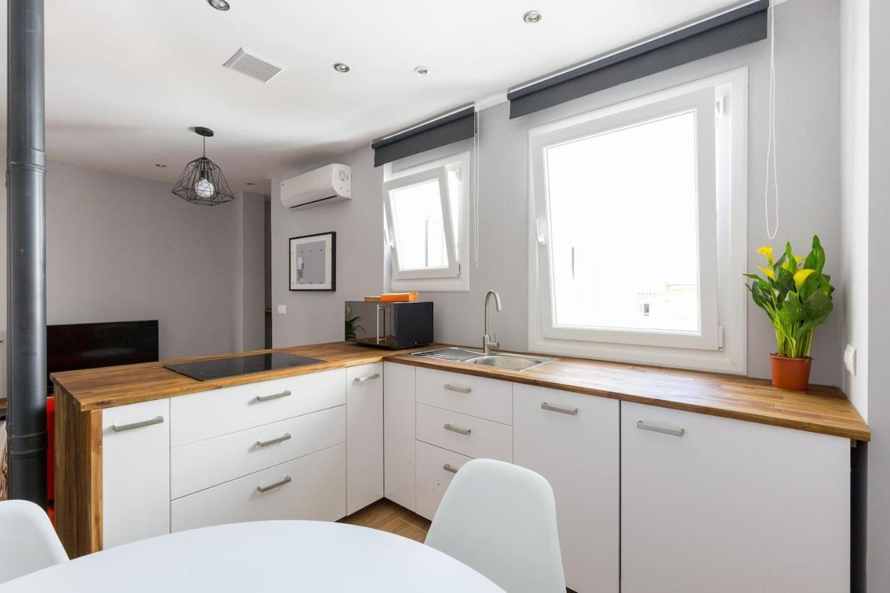 ARMAS 44 - Apartamento de 2 dormitorios, moderno y céntrico, sin ascensor Saragoça Exterior foto