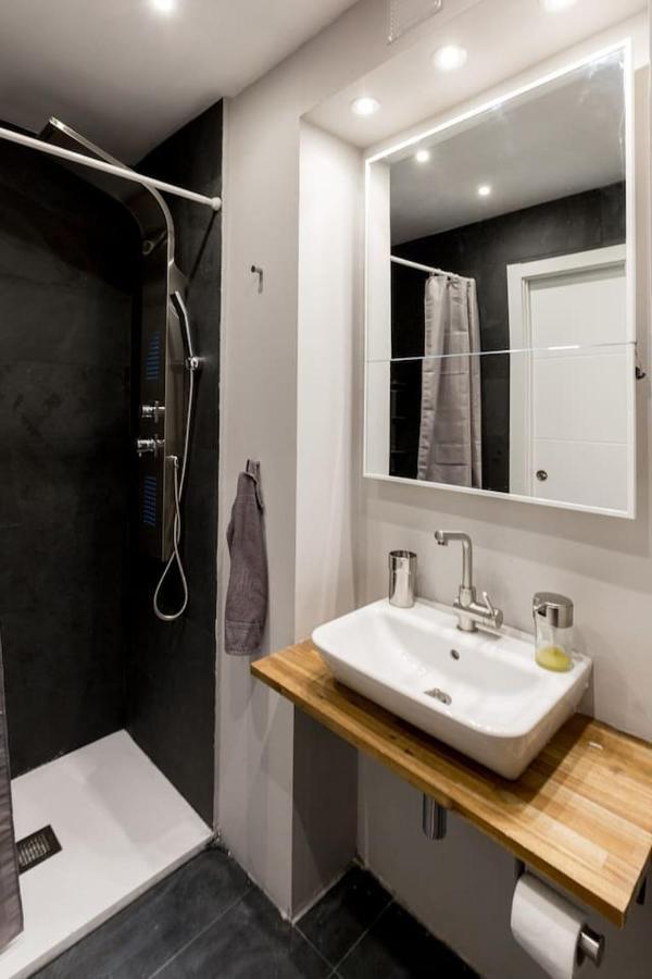 ARMAS 44 - Apartamento de 2 dormitorios, moderno y céntrico, sin ascensor Saragoça Exterior foto